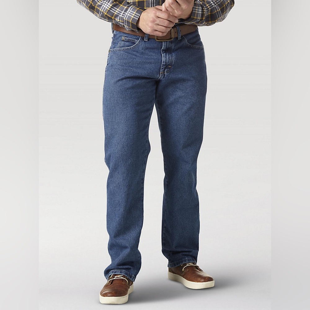 Wrangler Rugged Wear Relaxed Fit Jean in Antique Indigo